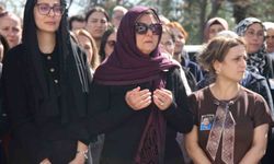 Kanser nedeniyle hayatını kaybeden çocuk doktoru için hastanede tören düzenlendi