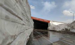 Karabet Geçidi'nde kar kalınlığı 3 metre 52 santim oldu