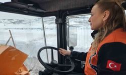 Karayollarına kadın eli: En zor şartlarda sahada