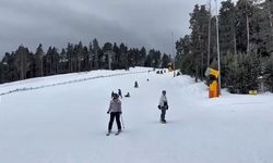 Kars'ta kayak merkezinde bayram yoğunluğu
