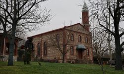 Kartepe'de bayram öncesi camilerde temizlik çalışması yapıldı