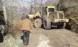 Kastamonu'da heyelanın kapattığı köy yolu ulaşıma açıldı