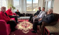 Kızılay'dan yalnız yaşayan yaşlılara bayram ziyareti