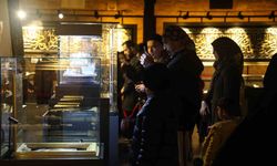 Konya'da Mukaddes Emanetler sergisine yoğun ilgi