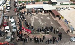 Konya'da plaka değiştirme kuyruğu