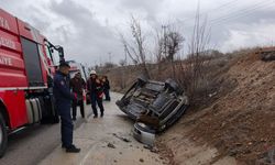Malatya'da kontrolden çıkan araç takla atıp ters döndü: 6 yaralı