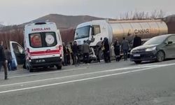 Malatya'da kontrolden çıkan kamyon hafif ticari araca çarptı: 1 ölü, 1 yaralı
