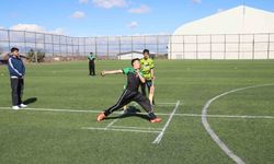 Malatya'da okul sporları yıldızlar kriket grup müsabakaları başladı