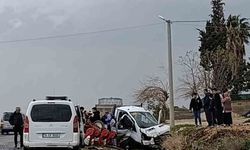 Mardin'de kamyonet tümseğe çarptı: 3 yaralı