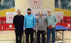 Masa tenisi turnuvasında birincilik Merkezefendi'nin