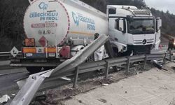 Mazot yüklü tanker kontrolden çıkarak karşı şeride geçti