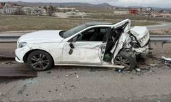 MHP eski milletvekilinin oğlunun yaralandığı kaza kamerada