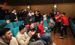 Milli maç heyecanı Osmangazi'de dev ekranda yaşandı