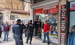 Motosikletle gelip, iş yeri sahibini başından vurup öldürdü