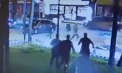 Motosikletlinin metrelerce sürüklendiği feci kaza kamerada