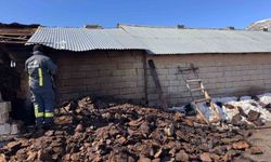 Muradiye'de ahır yangını