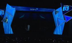 Müslüm Gürses'in hologramı, 5G teknolojisi sayesinde sanatçılarla düet yaptı