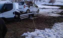 Niğde-Çamardı yolunda araç takla attı, 4 kişi yaralandı