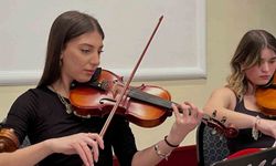 Öğrencilerden 'çınarlara' unutulmaz konser