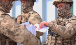 Öğrencilerin mektupları Mehmetçiğe ulaştı