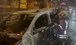 Okmeydanı'nda ticari takside yangın: Yolcular son anda tahliye edildi