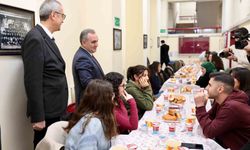 Rektör Prof. Dr. Altun, Eczacılık Fakültesi öğrencileri ile iftar yaptı