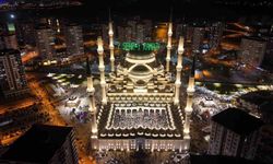 Sakal-I Şerif Kadir Gecesinde Şahinbey Millet Camii'nde