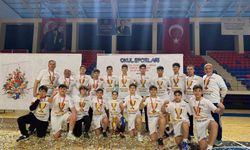 Salihli'nin yıldızları Hentbol'de Türkiye şampiyonu