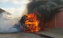 Saman yüklü tır yangında kül oldu