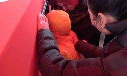 Şehit babaya son dokunuş: Yürek yakan veda