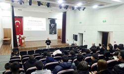 Selçuk'ta lise öğrencilerine güvenli internet semineri