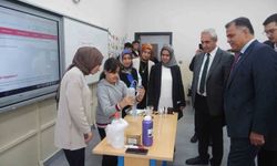 Sıfır atık etkinliğinde sergi, atölye ve fidan dikimi gerçekleştirildi