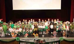 Sivas'ta öğrencilerden Orman Haftası'nda renkli kutlama