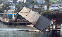 Sosyetenin iskeleleri teker teker yıkıldı, Türkbükü sahilinde büyük temizlik