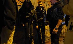 Su birikintisine giren motosikletli yere kapaklandı