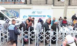 Sultangazi Belediyesi Ramazan'da da balık dağıtımını sürdürüyor