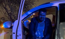 Tarlaya giren otomobil ağaca çarptı, sürücü gözyaşlarını tutamadı