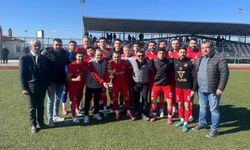 Tavşanlı Demirbilekspor kupasını aldı