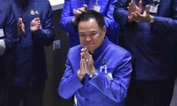 Tayland'da Anutin Charnvirakul yeniden başbakan seçildi