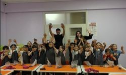 Toprakla buluşan minik ellerden renkli eserler