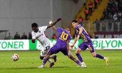 Trendyol Süper Lig: Eyüpspor: 0 - Trabzonspor: 0 (İlk yarı)