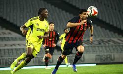 Trendyol Süper Lig: Fatih Karagümrük: 2 - Fenerbahçe: 0 (İlk yarı)