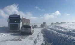 Ulaşıma kar ve tipi engeli