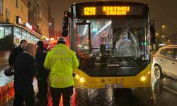 Üsküdar'da kırmızı ışıkta geçen yayaya İETT otobüsü çarptı