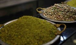 Uzmanından 'ucuz tatlı' uyarısı: Yer fıstığı ve kabak çekirdeğini fıstık diye satıyorlar