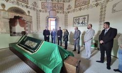 Vali Erdinç Yılmaz Seyitgazi'de tarihi mekanları yerinde inceledi