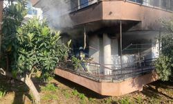 Yanan evden 4 yaşındaki yeğenini çıkarmak isterken yaralandı