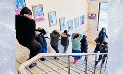 Yunak'taki okullarda deprem tahliye tatbikatı gerçekleştirildi