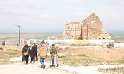 Zerzevan Kalesi yağışlı havaya rağmen bayramda 13 bin kişi ağırladı