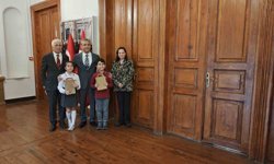 23 Nisan'da koltuğu devralan minik kaymakamın ilk talebi tebessüm ettirdi